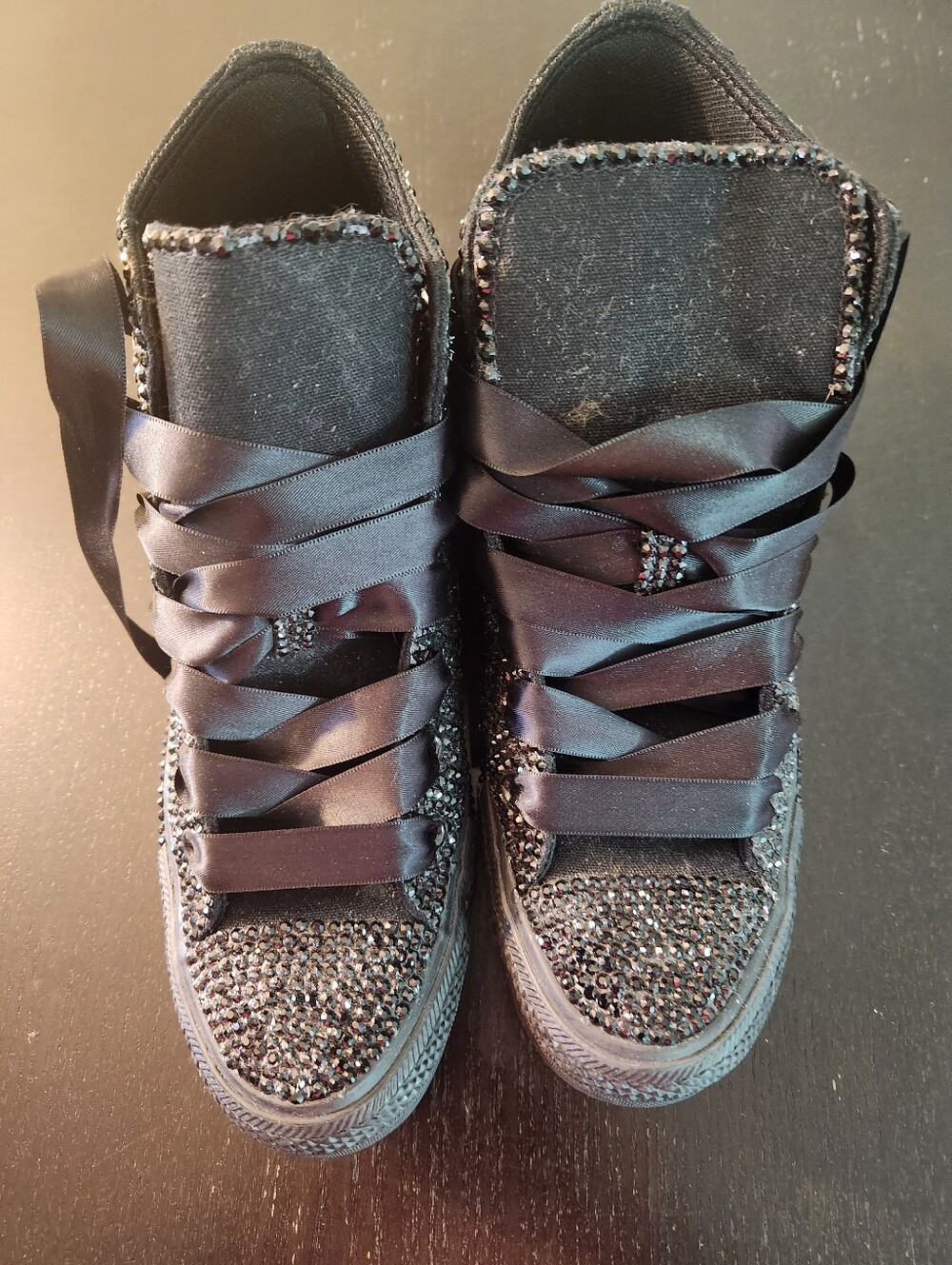 Converse Women’s Black Crystal-Embellished Satin Ribbon Sneakers. W-8 M-6. - Picture 1 of 16